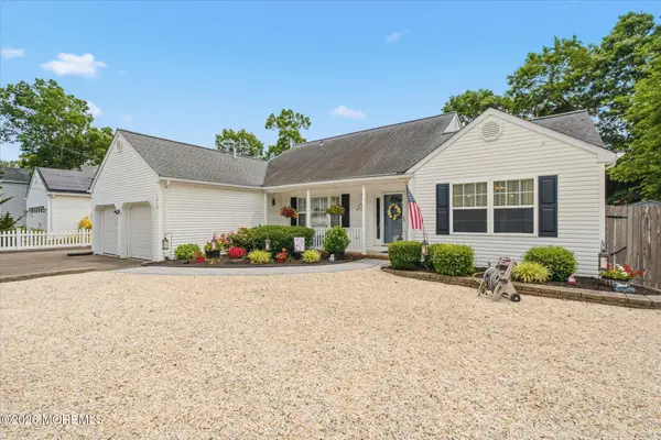 1013 Buccaneer Lane, Manahawkin, NJ 08050