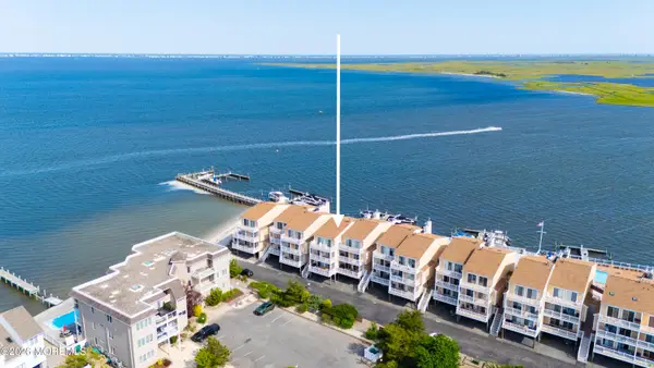 401 Bay Shore Drive #17B, Barnegat, NJ 08005