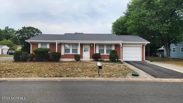 5 Monmouth Lane, Whiting, NJ 08759