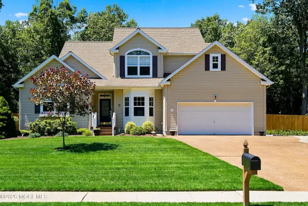 5 Country Woods Lane, Pine Beach, NJ 08741