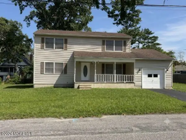 641 Ship Avenue, Beachwood, NJ 08722