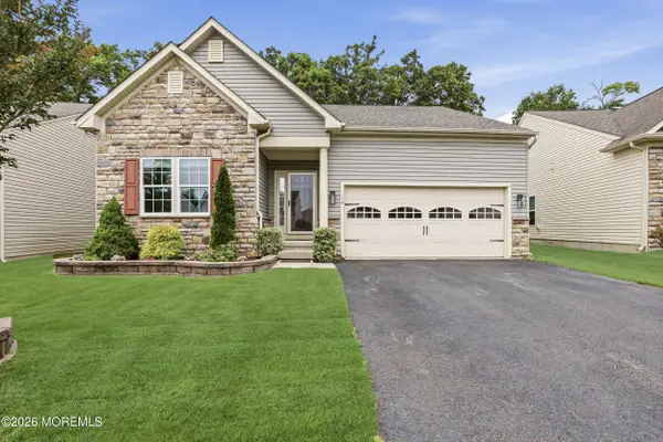 14 La Quinta Lane, Lakewood, NJ 08701
