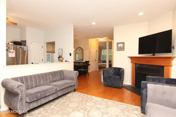 33 Austin Street, Tinton Falls, NJ 07712