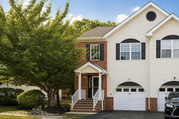 84 Heron Court, Manalapan, NJ 07726