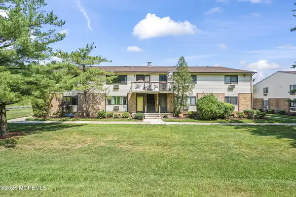 903 Cricket Lane, Woodbridge, NJ 07095