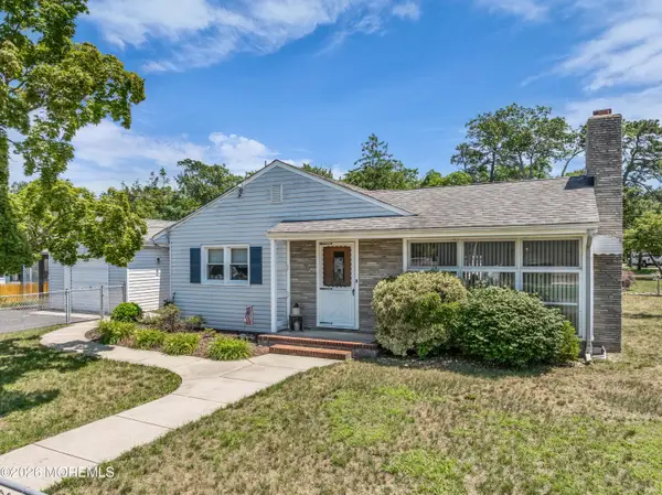 14 Larboard Street, Beachwood, NJ 08722