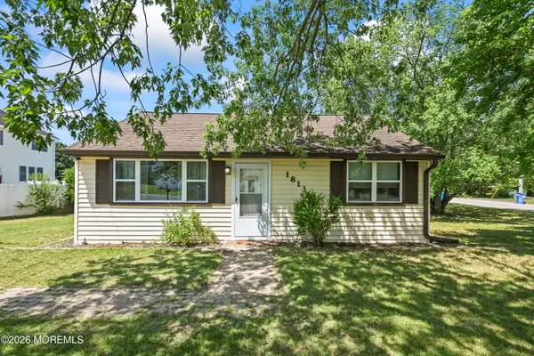 1813 Southampton Boulevard, Toms River, NJ 08757