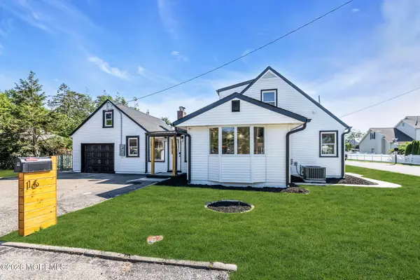 16 Larboard Street, Beachwood, NJ 08722