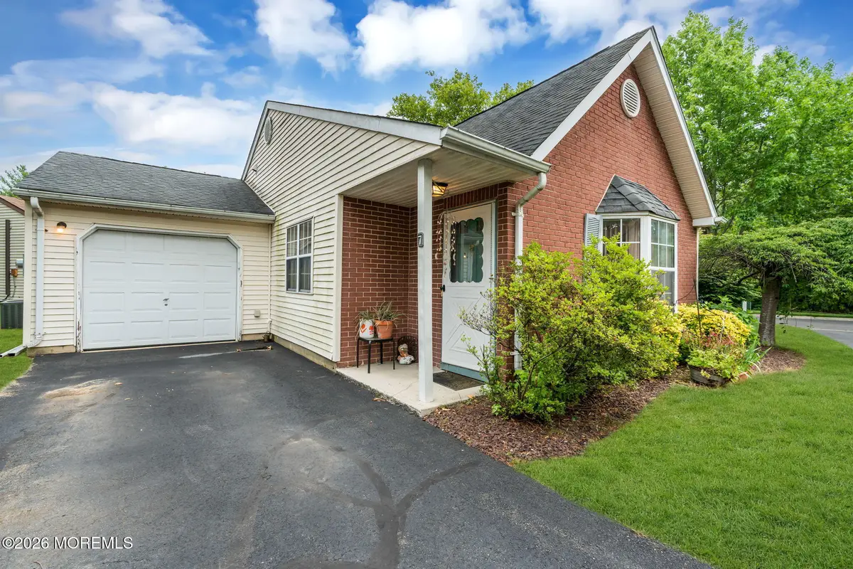 7 Kingston Close #1000, Freehold, NJ 07728 - #1