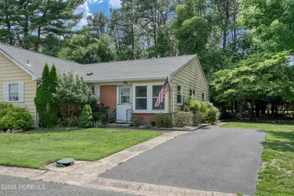 12 B Salem Drive, Whiting, NJ 08759