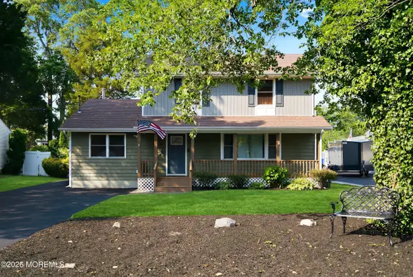 888 Briarcliff Drive, Toms River, NJ 08753