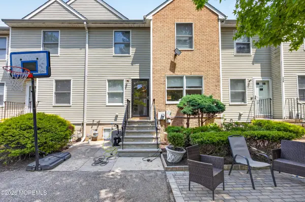 121 Forest Park Circle, Lakewood, NJ 08701