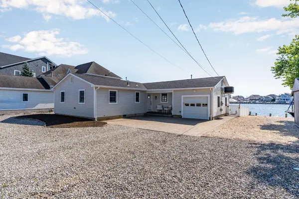 68 Blue Heron Drive, Toms River, NJ 08753