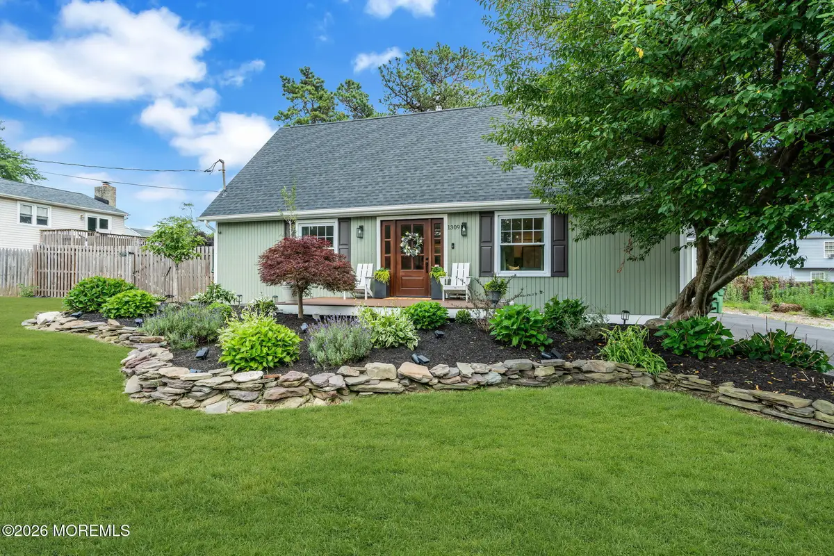 1309 Seaman Avenue, Beachwood, NJ 08722 - #1