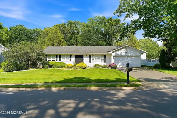 16 Tunesbrook Drive, Toms River, NJ 08753