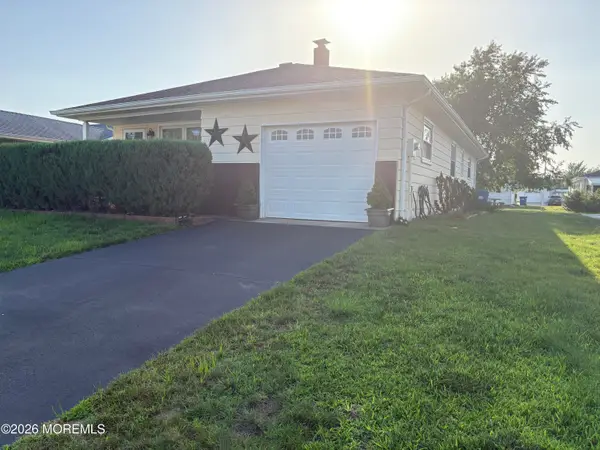 23 Spanish Wells Street, Toms River, NJ 08757