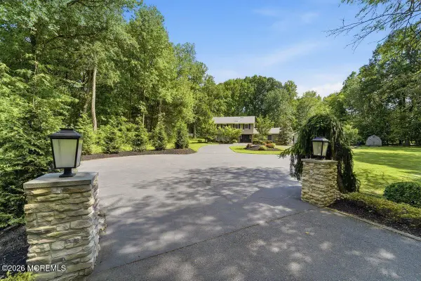 1 Marlboro Street, Morganville, NJ 07751