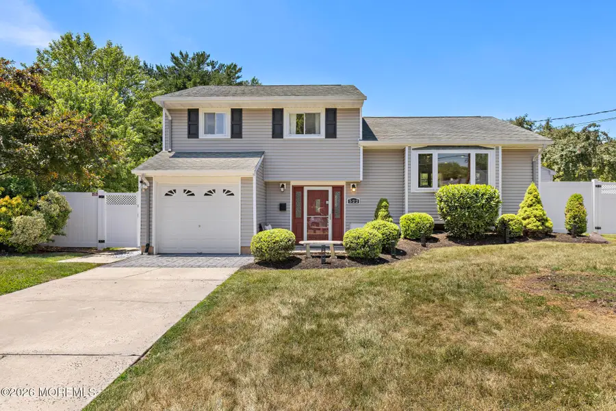 522 Mackey Avenue, Belford, NJ 07718 - #2