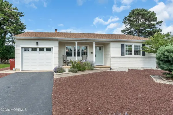 18 Norway Road, Toms River, NJ 08757