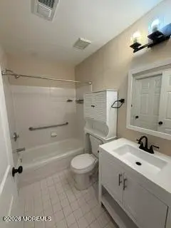 402 Wedgewood Circle, Belford, NJ 07718 - #2