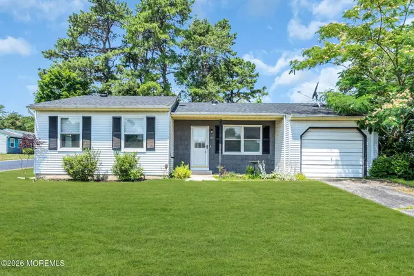 14 Chestnut Avenue, Whiting, NJ 08759