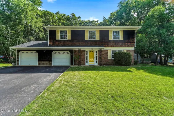 36 Old Bridge Drive, Howell, NJ 07731