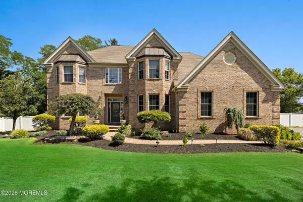 23 Taylors Run, Tinton Falls, NJ 07712