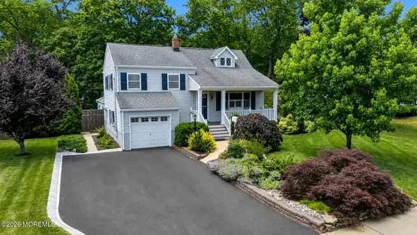 38 Spruce Drive, Shrewsbury Boro, NJ 07702