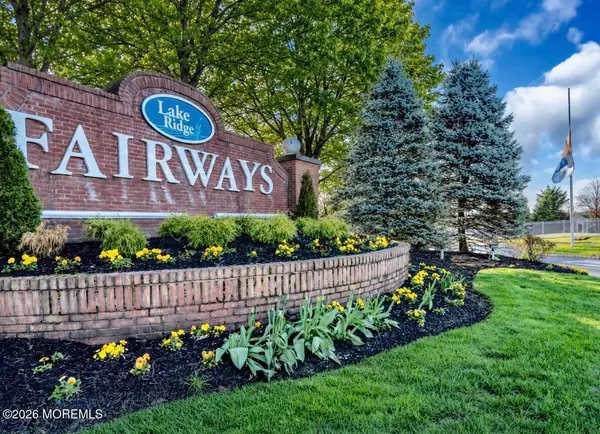 122 Skyline Drive, Lakewood, NJ 08701