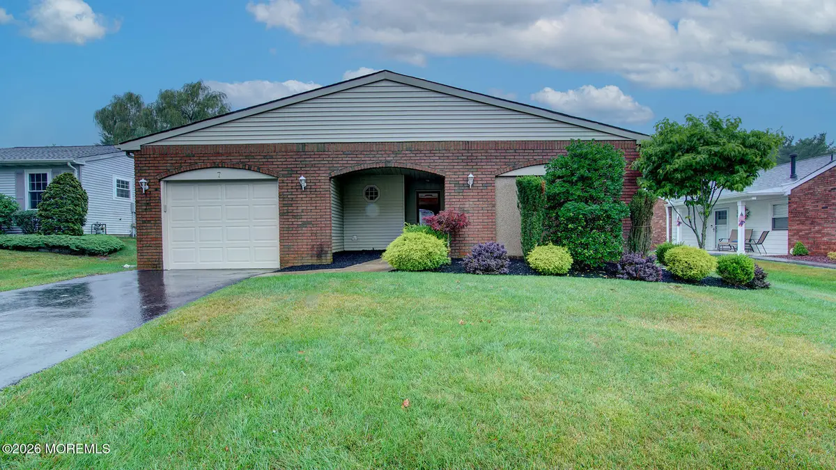 7 Lakeview Drive, Marlboro, NJ 07746 - #1