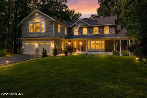 8 Grover Court, Jackson, NJ 08527
