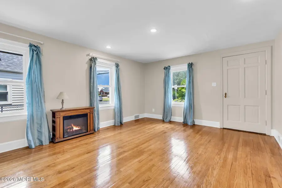826 Whitehorse Mercerville Road, Hamilton, NJ 08610 - #2