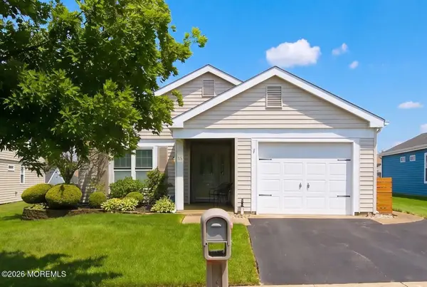 15 Sandhurst Street, Manchester, NJ 08759