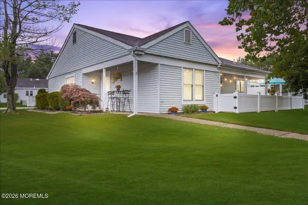 917A Liverpool Circle, Manchester, NJ 08759