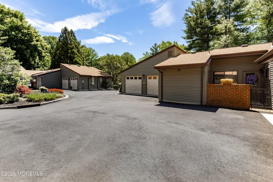 33 Hampton Court, Red Bank, NJ 07701 - #2