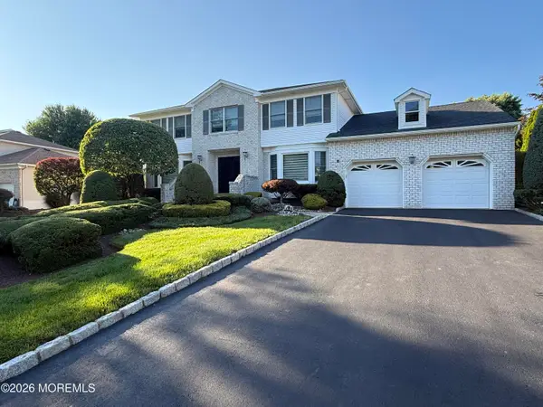 18 Carrie Drive, Marlboro, NJ 07746