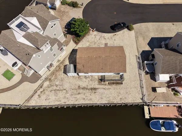 34 Clara Drive, Manahawkin, NJ 08050