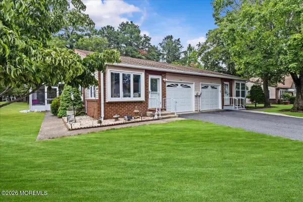 19A Maplewood Drive #52, Whiting, NJ 08759