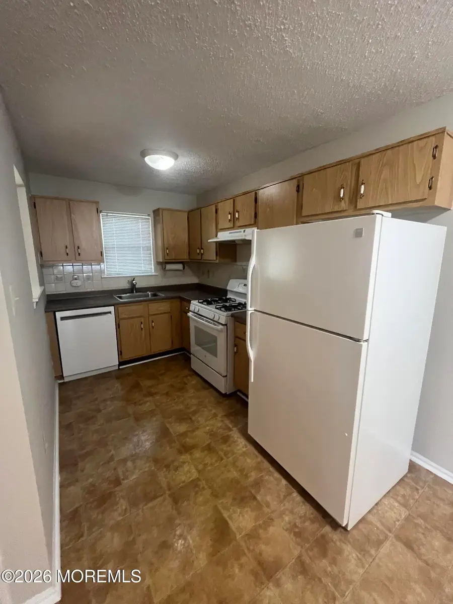 2 Gatley Close, Freehold, NJ 07728 - #2