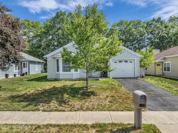 8 Dogwood Drive, Barnegat, NJ 08005