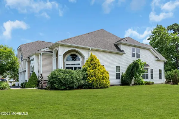 11 Mulberry Drive, Manahawkin, NJ 08050