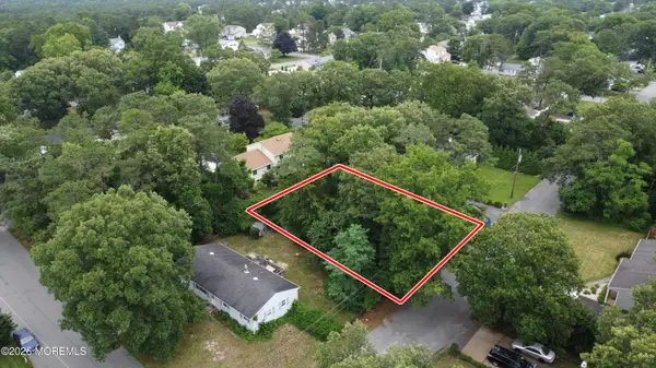 609 12th Avenue, Toms River, NJ 08757