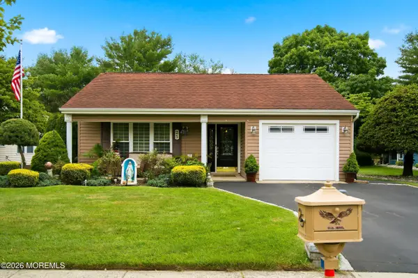 25 Harrogate Lane, Manchester, NJ 08759
