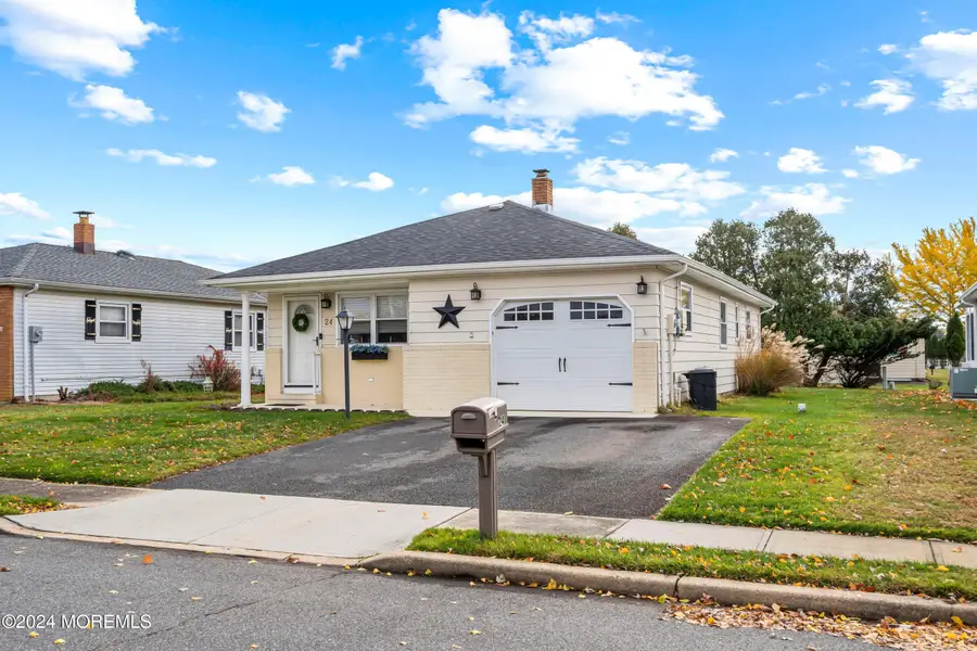 24 Corinth Place, Toms River, NJ 08757 - #3