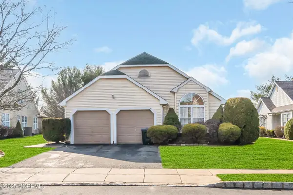2674 Meadow Lake Drive, Toms River, NJ 08755