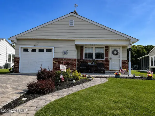 26 La Terraza Drive, Toms River, NJ 08757