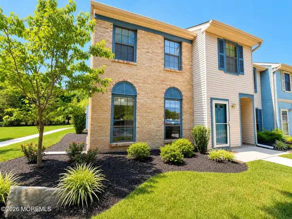 33 Wyndham Place #33, Robbinsville, NJ 08691