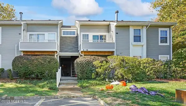 12 Hackamore Court, Tinton Falls, NJ 07753