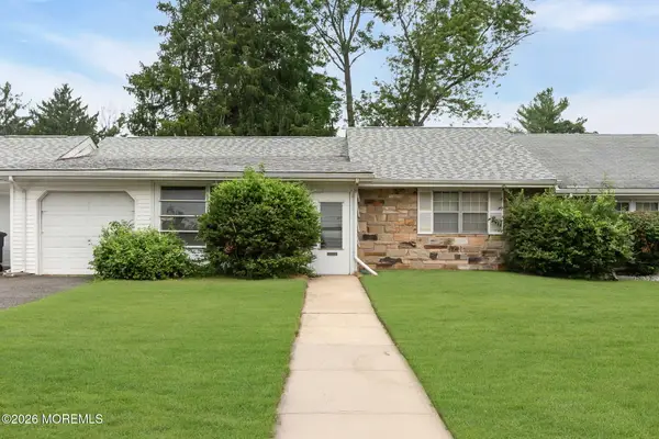 86 Camellia Drive #B, Lakewood, NJ 08701