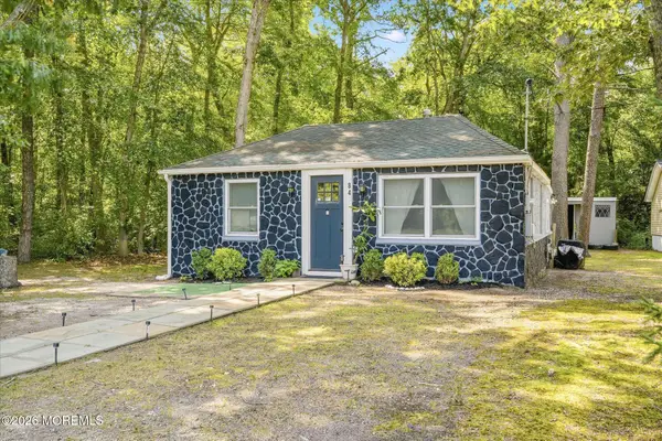 84 Lighthouse Drive, Waretown, NJ 08758
